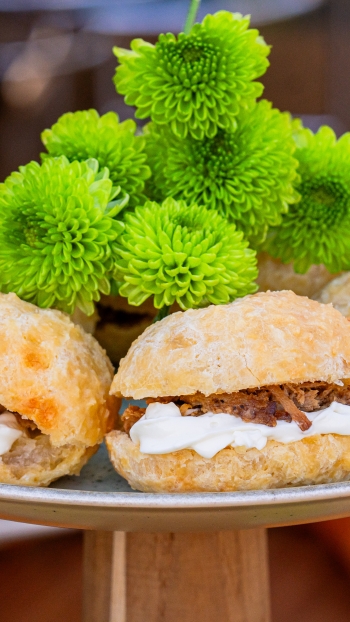 Pão de queijo recheado